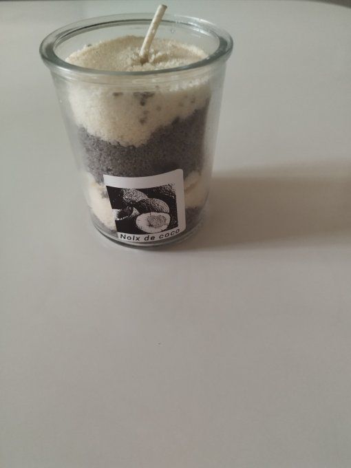 noix de coco 50 g 92 % de stéarite 7% parfum 1% colorant