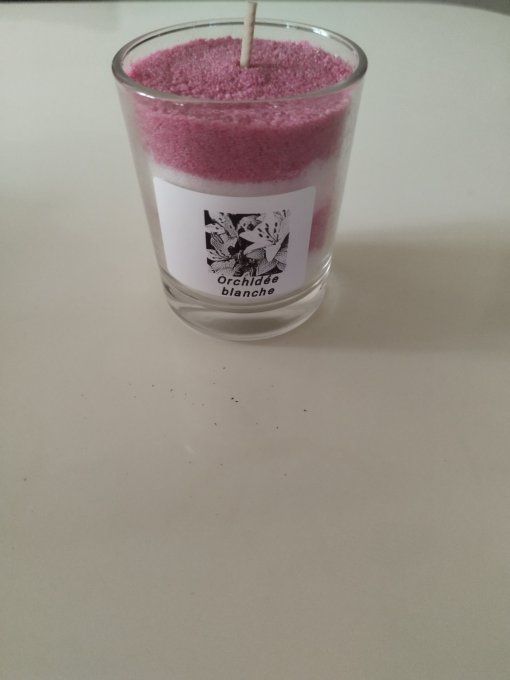 orchidée blanche 50 g 92 % de stéarite 7% parfum 1% colorant